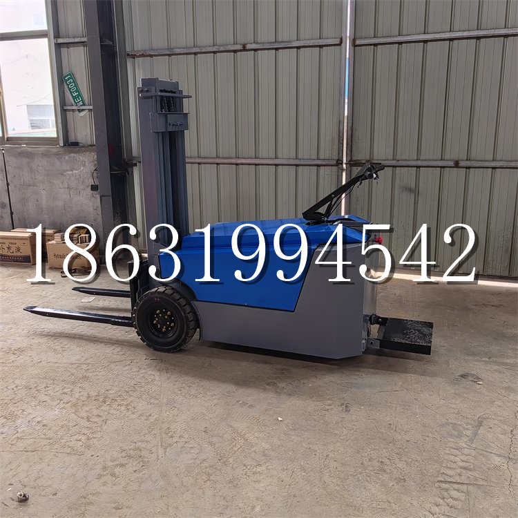 鞍山市全电动叉车插腿式堆高车液压装卸车1.5吨升高小型站驾式铲车